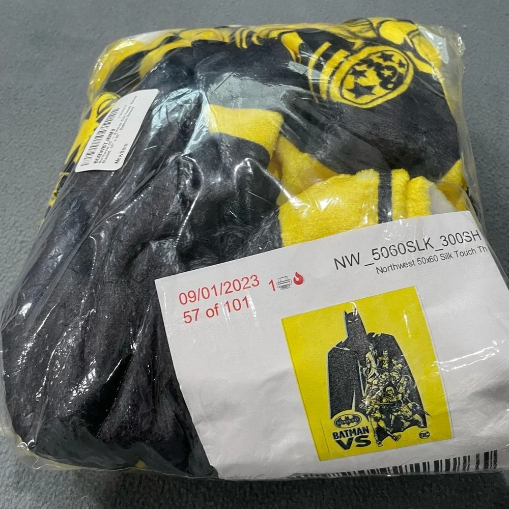 Northwest DC - Batman Silk Touch Throw Blanket, 50